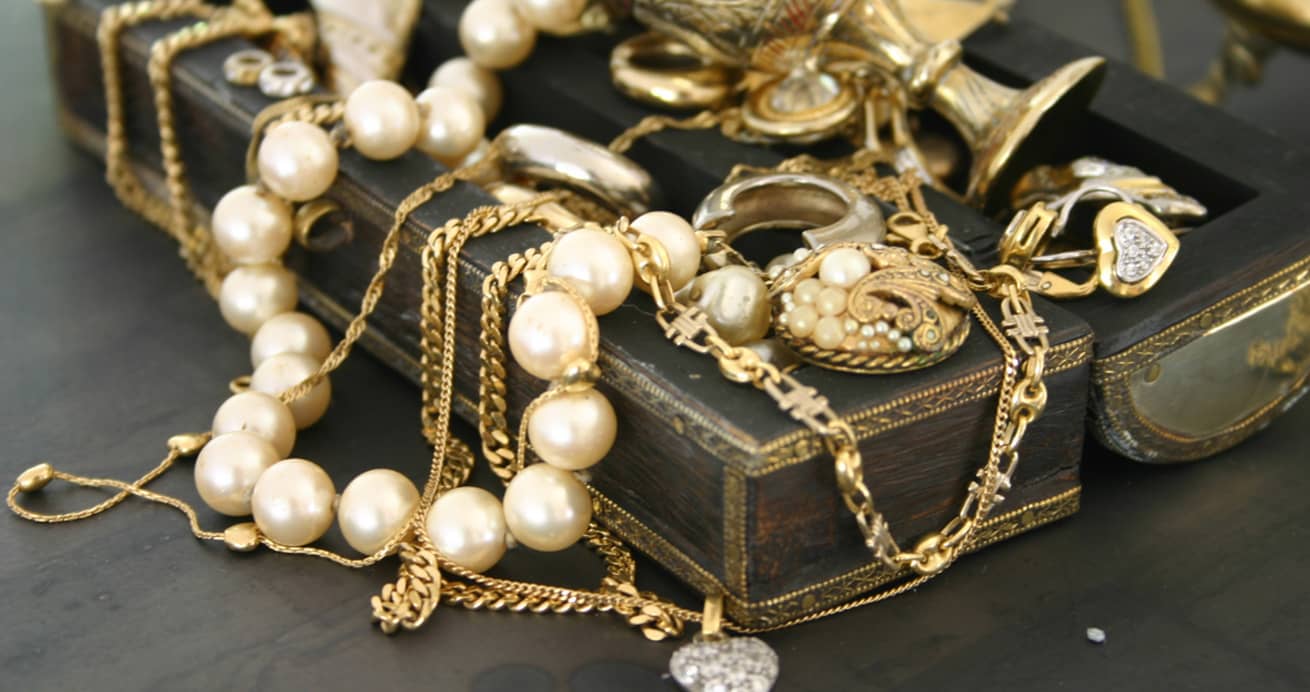 Estate Planning Tips to Ensure your Jewelry Ends up with Loved Ones